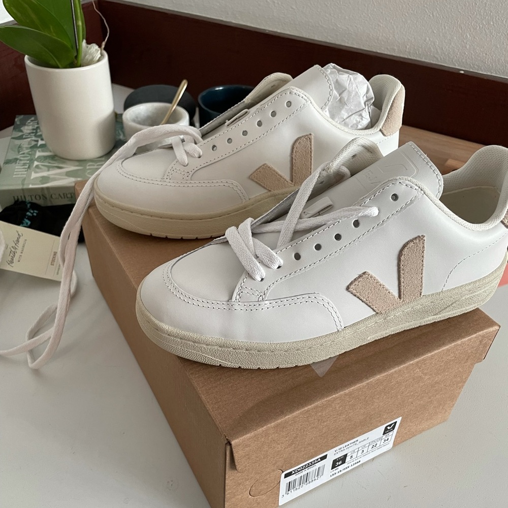 BRAND NEW VEJA V-12s